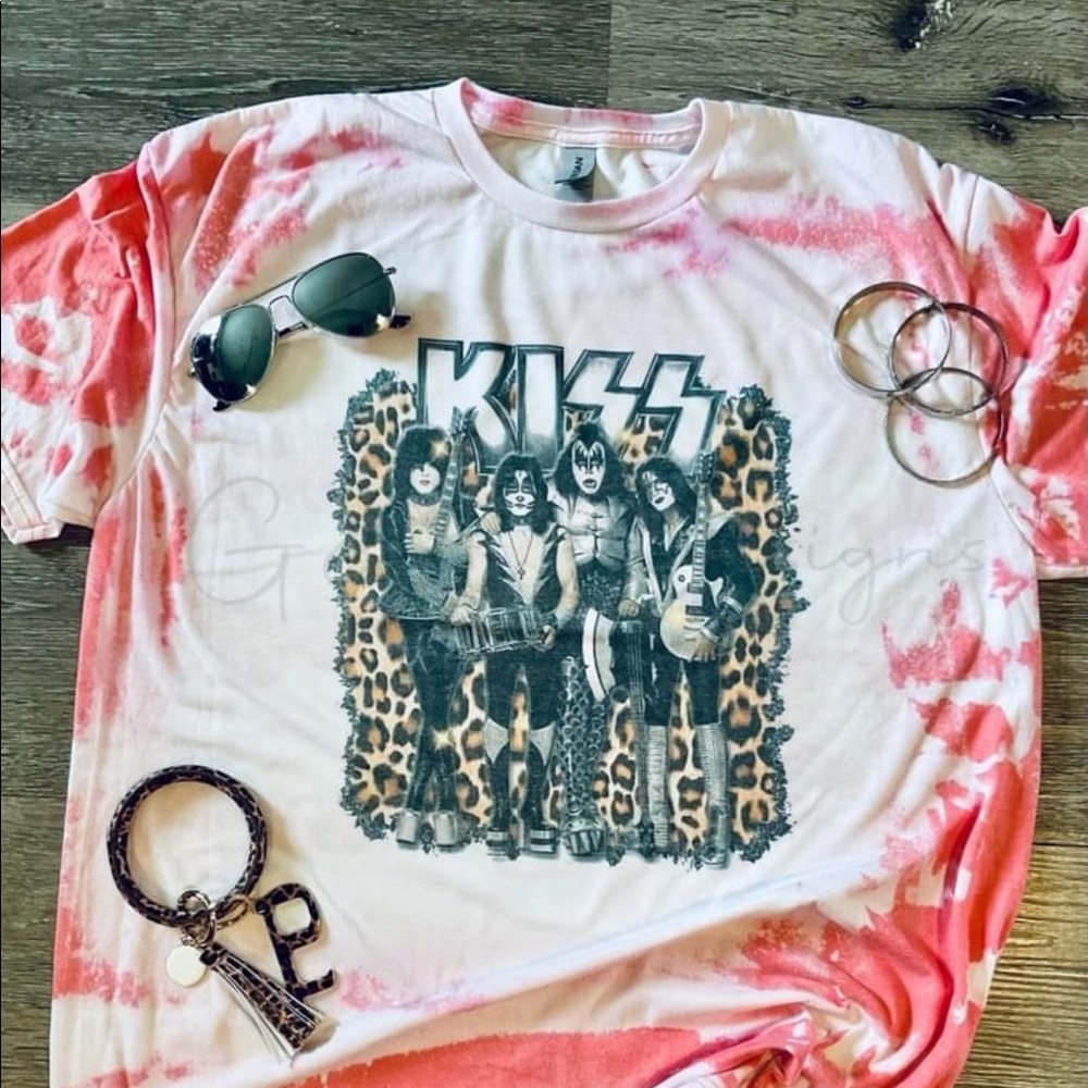 KISS PINK TYE DYE TEE